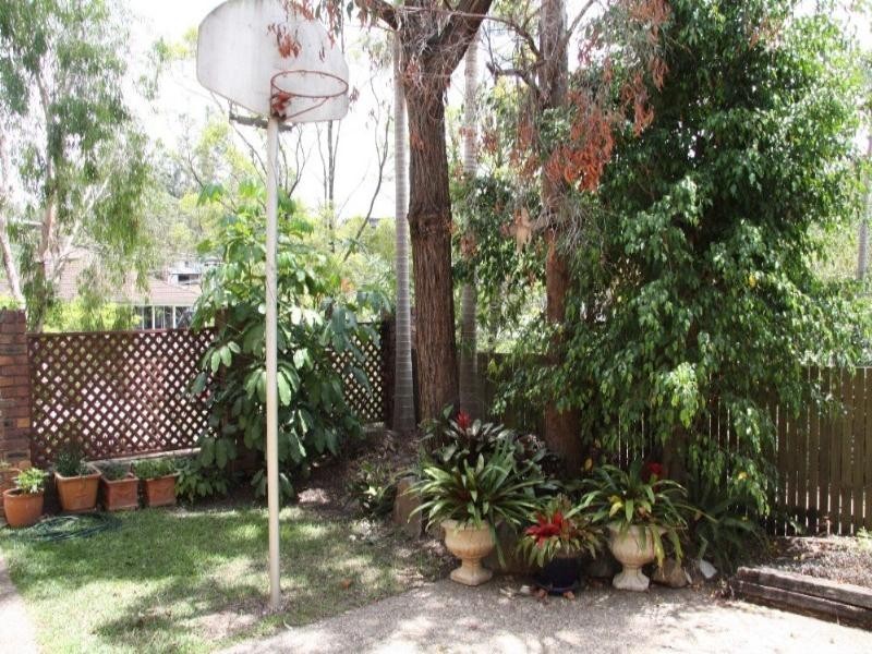 5 Yakki Court, Arana Hills QLD 4054