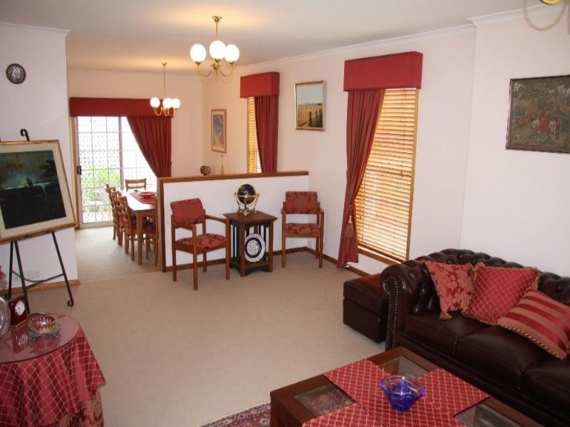 16 Dors Court, Stafford Heights QLD 4053