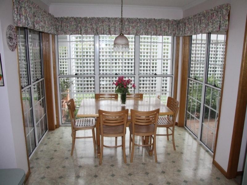 16 Dors Court, Stafford Heights QLD 4053