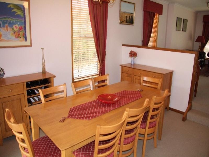 16 Dors Court, Stafford Heights QLD 4053