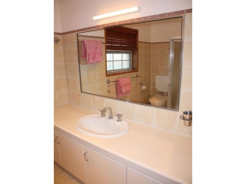 16 Dors Court, Stafford Heights QLD 4053