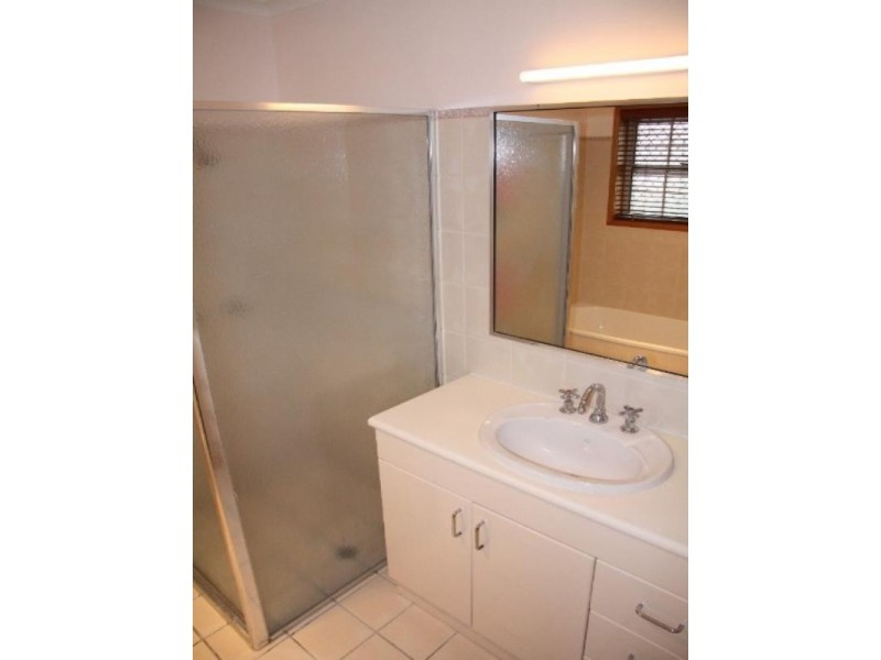 16 Dors Court, Stafford Heights QLD 4053