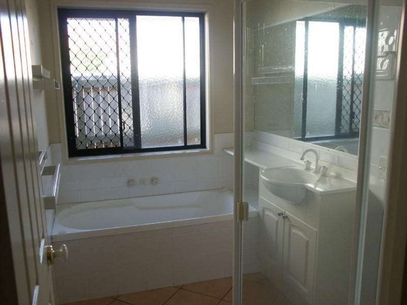 112 Streisand Drive, Mcdowall QLD 4053