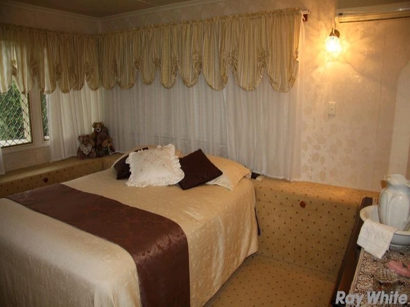 5 Sarina Street, Stafford Heights QLD 4053