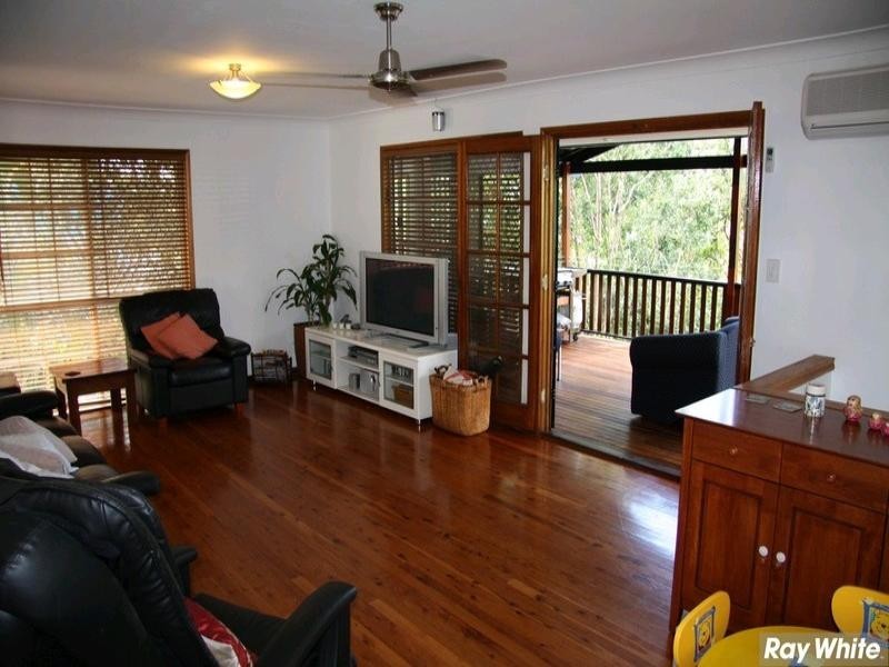 17 Rogers Parade West, Everton Park QLD 4053