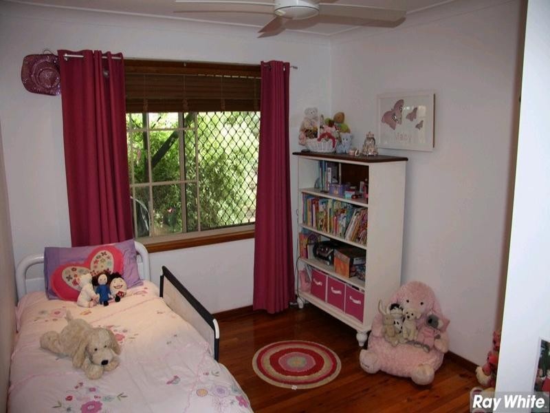 17 Rogers Parade West, Everton Park QLD 4053