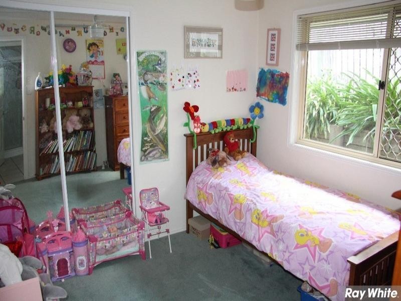 6 Howard Court, Arana Hills QLD 4054