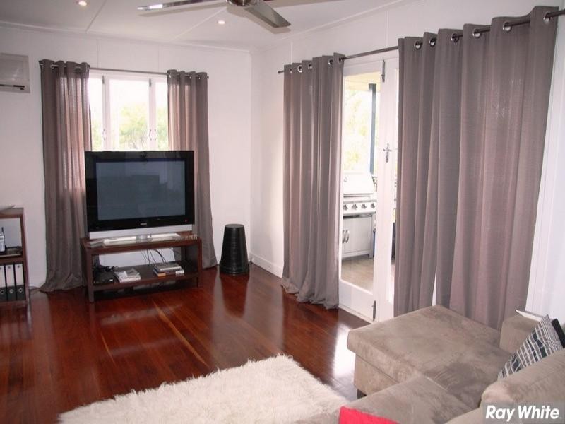 3 Sloane Street, Stafford Heights QLD 4053