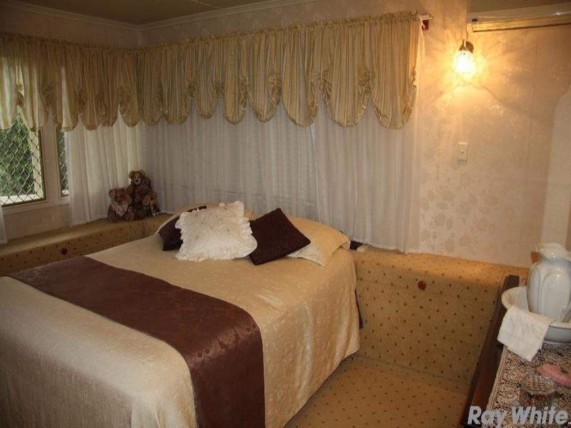 5 Sarina Street, Stafford Heights QLD 4053