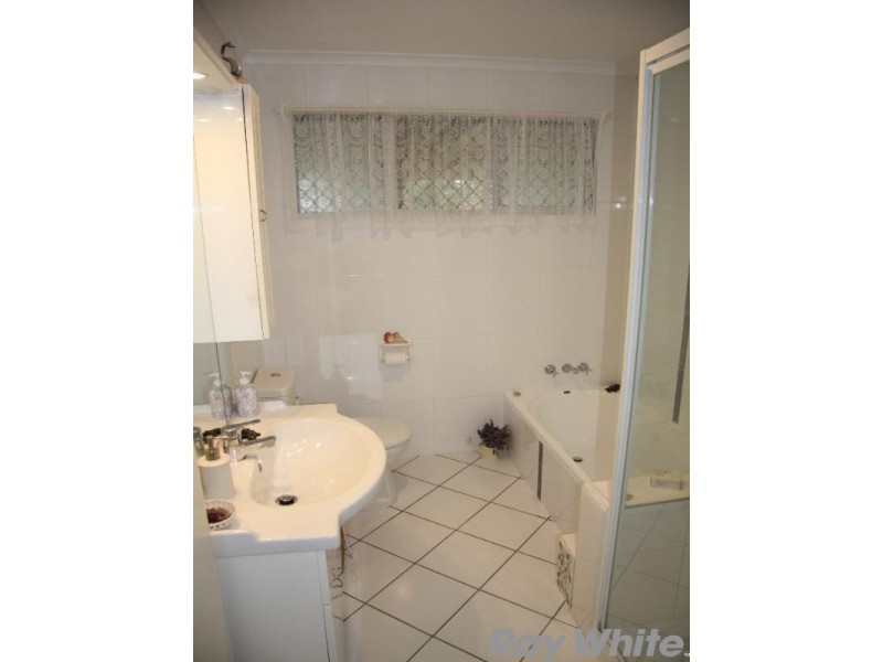 5 Sarina Street, Stafford Heights QLD 4053