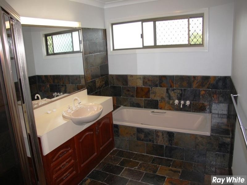 35 Edwards Drive, Albany Creek QLD 4035