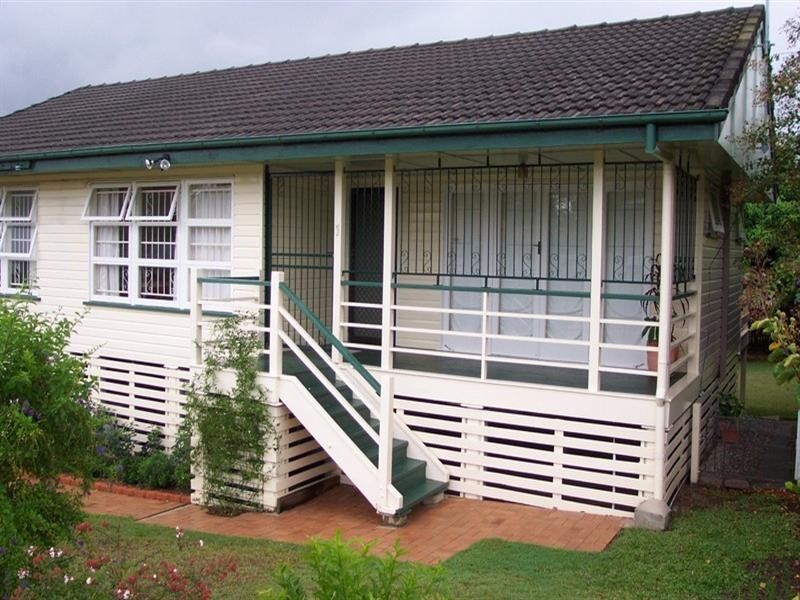 4 Besson Street, Stafford Heights QLD 4053