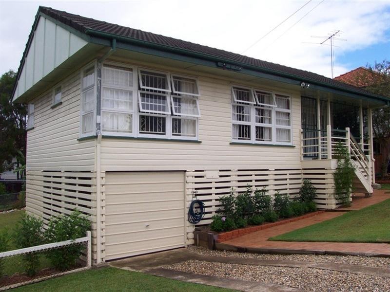 4 Besson Street, Stafford Heights QLD 4053