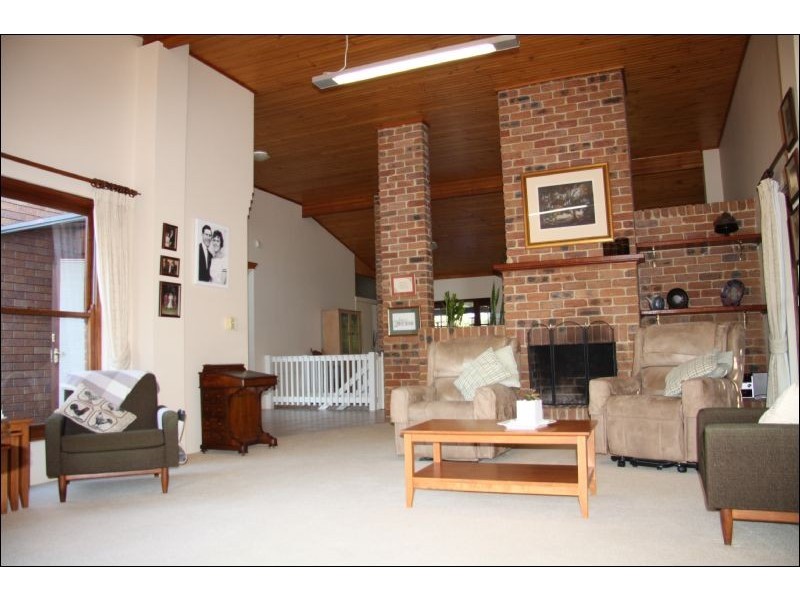 27 Leonarda Drive, Ferny Hills QLD 4055