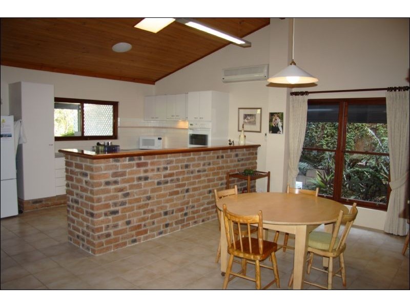 27 Leonarda Drive, Ferny Hills QLD 4055