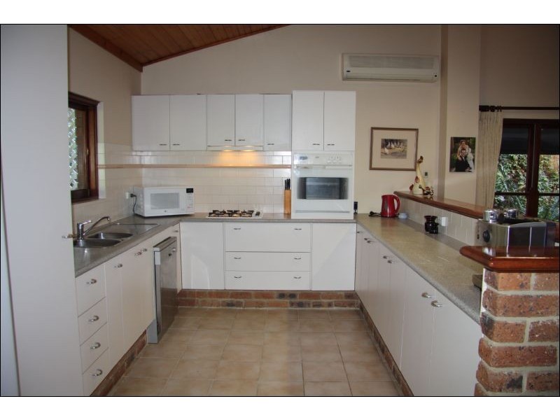 27 Leonarda Drive, Ferny Hills QLD 4055