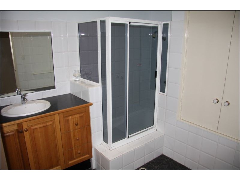 27 Leonarda Drive, Ferny Hills QLD 4055