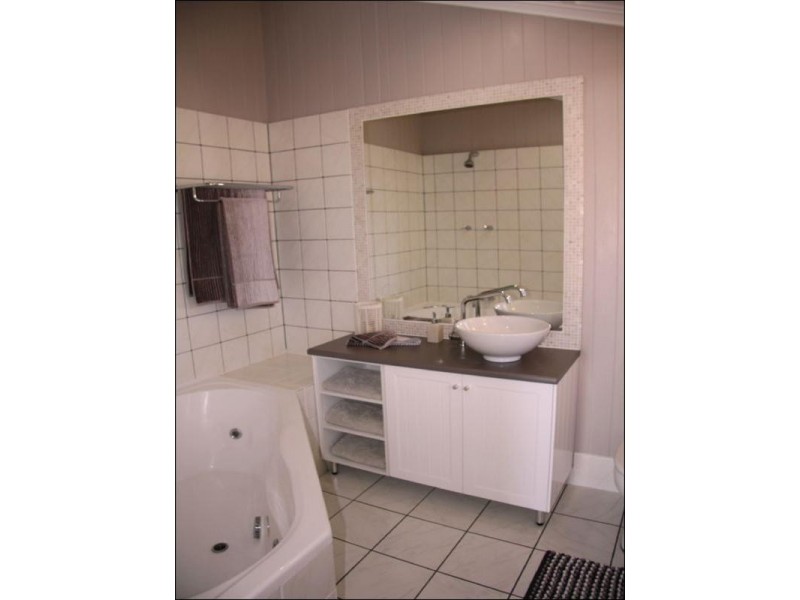 52 Crawford Avenue, Stafford QLD 4053