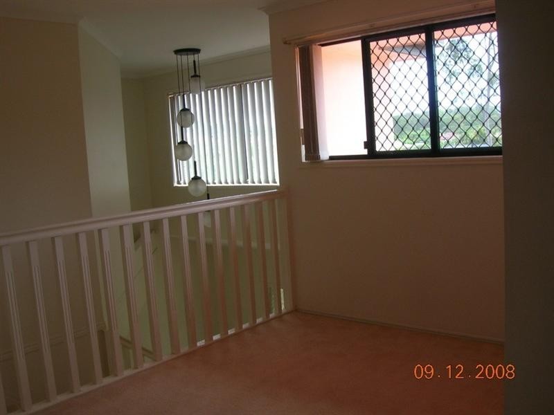 16 Stallone Circuit, Mcdowall QLD 4053