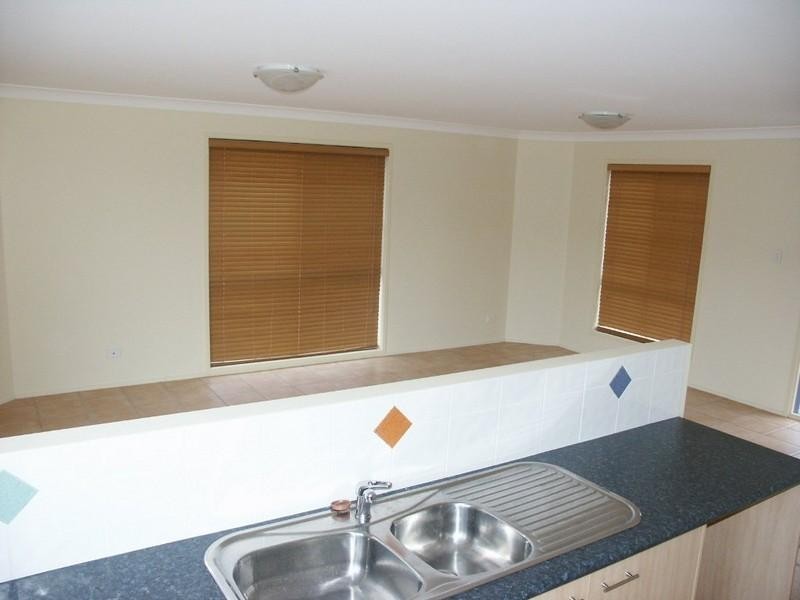 6 Woodmere Street, Ferny Hills QLD 4055