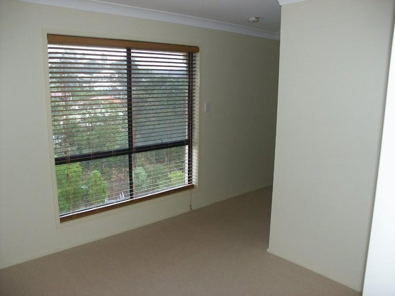 6 Woodmere Street, Ferny Hills QLD 4055