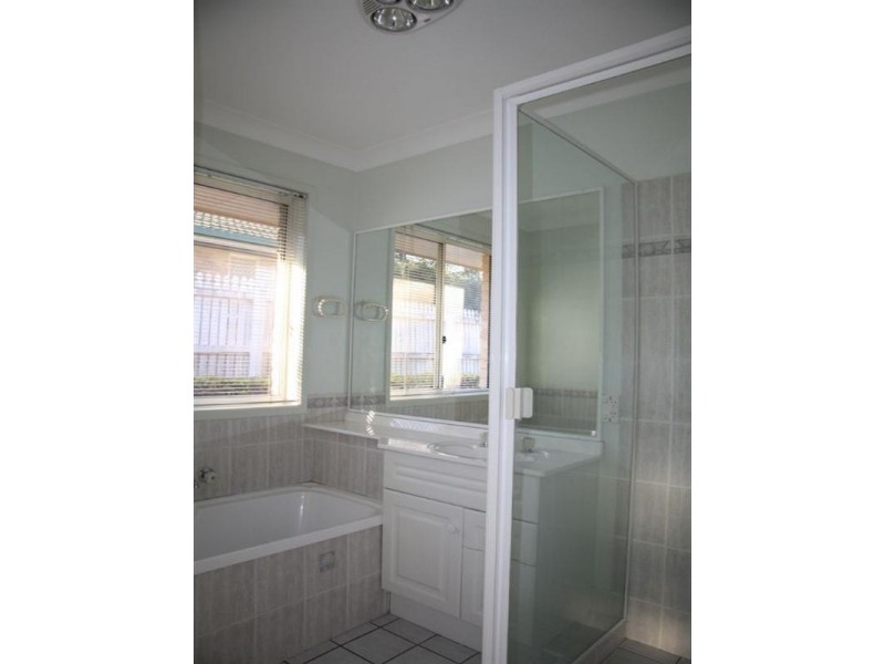 20 Hillenvale Avenue, Arana Hills QLD 4054