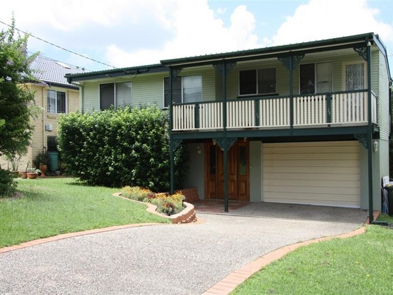 27 BACKFORD Street, Chermside West QLD 4032