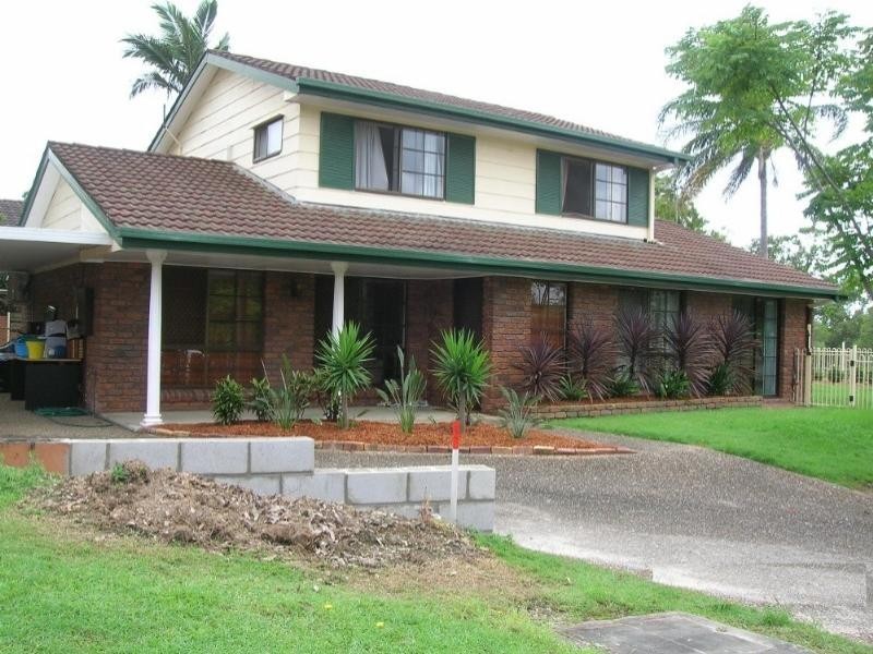 2 Lackeen Street, Everton Park QLD 4053