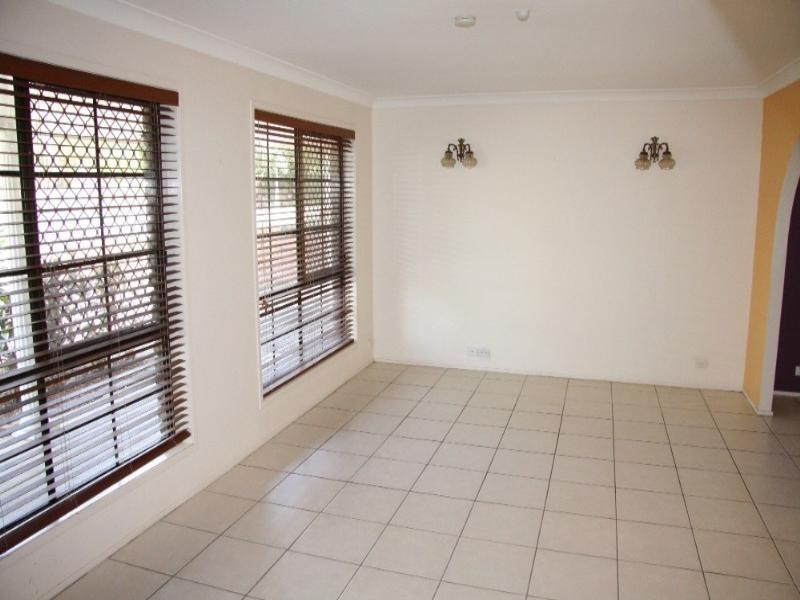 2 Lackeen Street, Everton Park QLD 4053