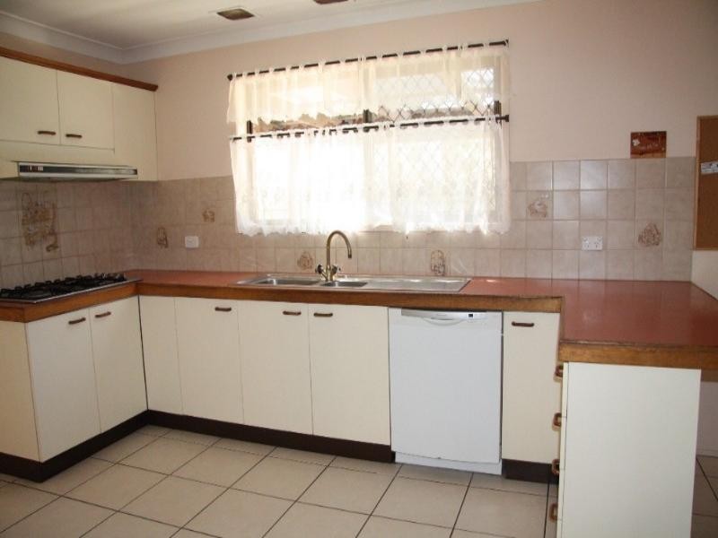 2 Lackeen Street, Everton Park QLD 4053