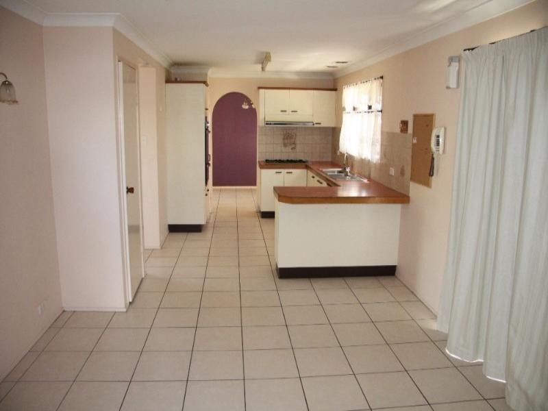 2 Lackeen Street, Everton Park QLD 4053