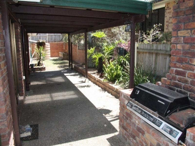 2 Lackeen Street, Everton Park QLD 4053