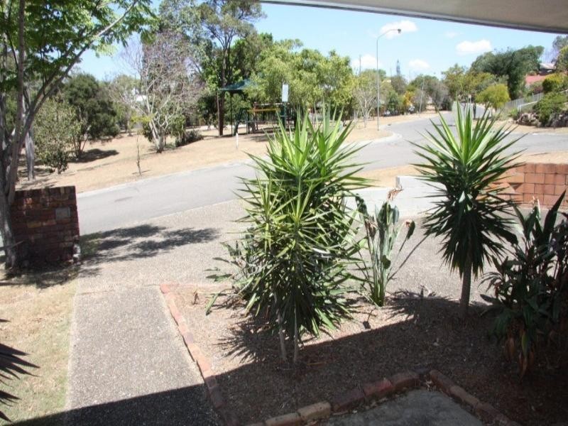 2 Lackeen Street, Everton Park QLD 4053