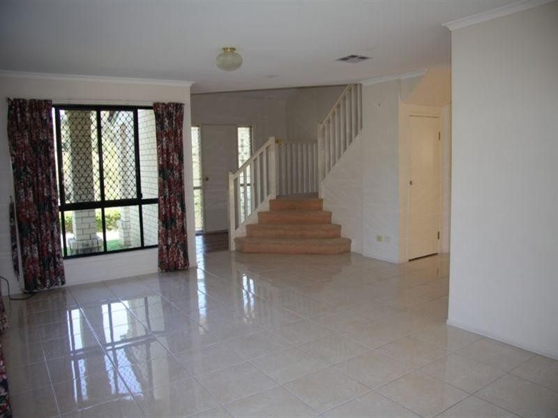 16 Stallone Circuit, Mcdowall QLD 4053