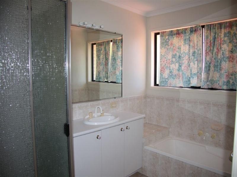 16 Stallone Circuit, Mcdowall QLD 4053