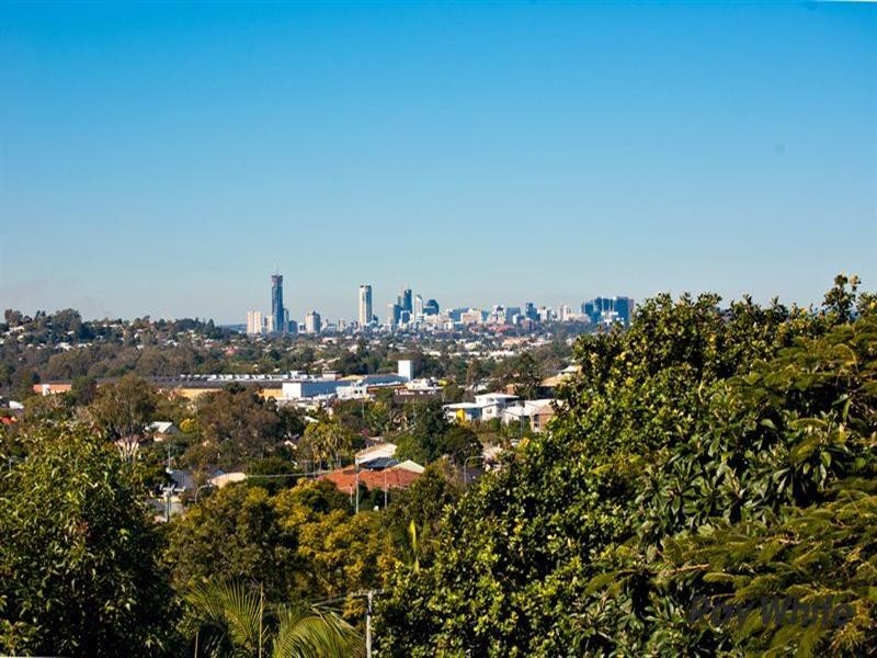 18 Deakin Street, Everton Park QLD 4053