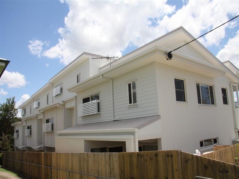 3 and4/3 Gamelin Crescent, Stafford QLD 4053