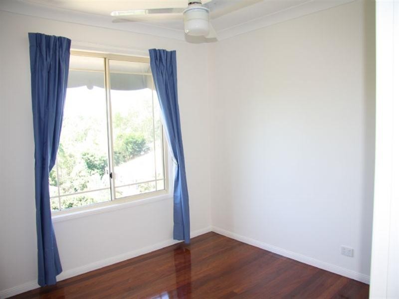 4 Larwood Place, Ferny Hills QLD 4055