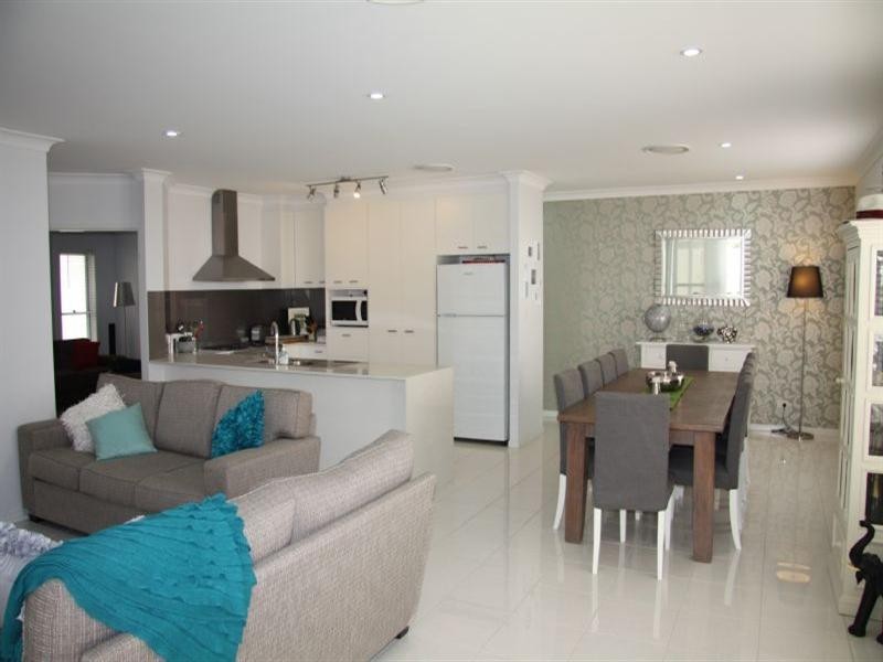 7 Hughes Street, Mcdowall QLD 4053