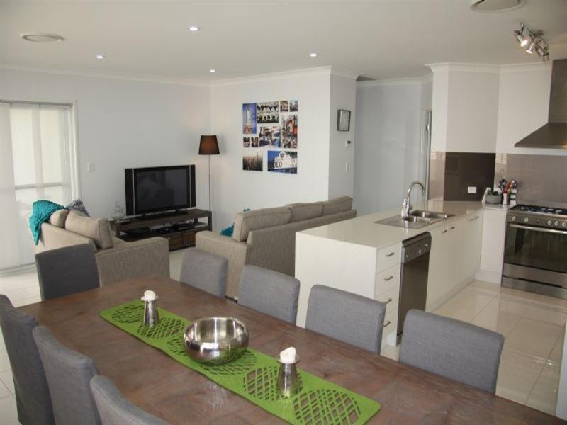 7 Hughes Street, Mcdowall QLD 4053