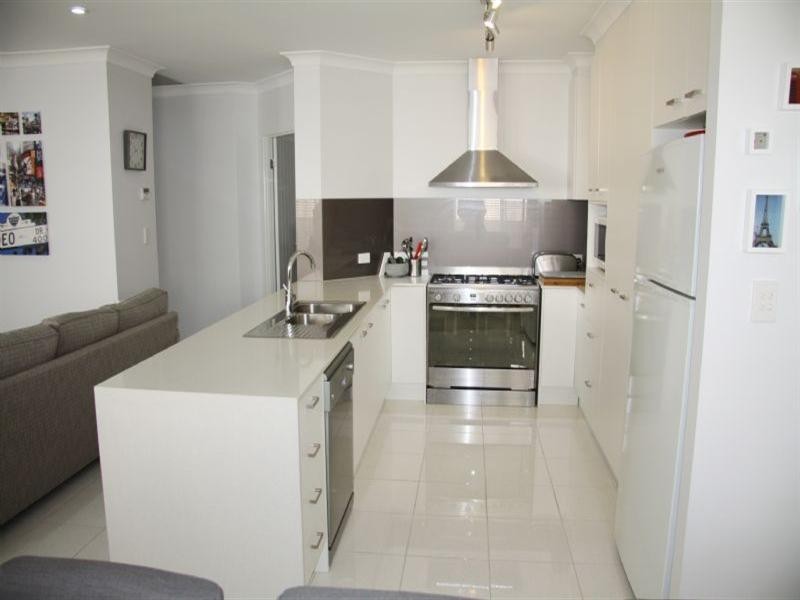 7 Hughes Street, Mcdowall QLD 4053