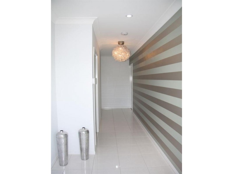 7 Hughes Street, Mcdowall QLD 4053