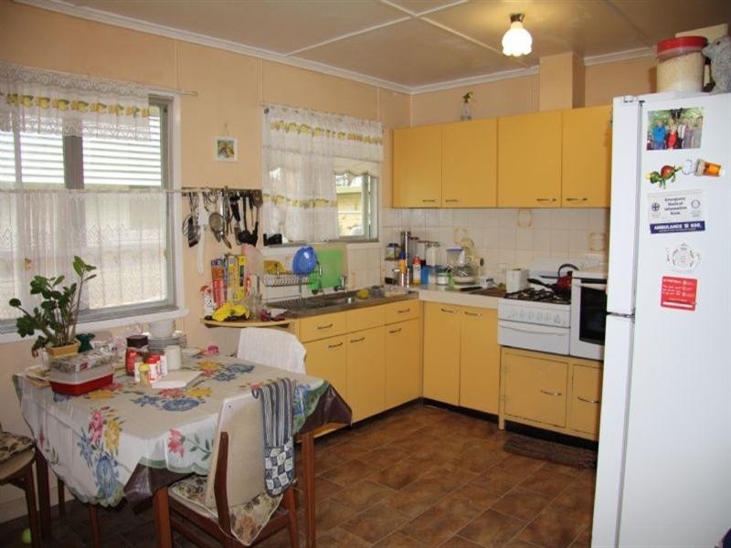 14 Normanton Street, Stafford Heights QLD 4053