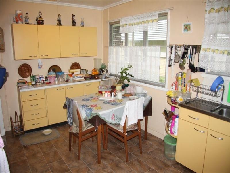 14 Normanton Street, Stafford Heights QLD 4053