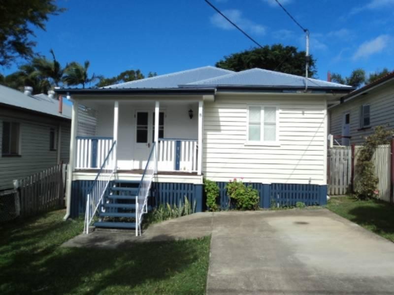 8 White Street, Everton Park QLD 4053