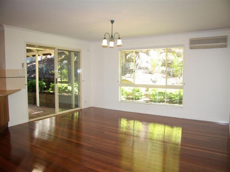 4 Larwood Place, Ferny Hills QLD 4055