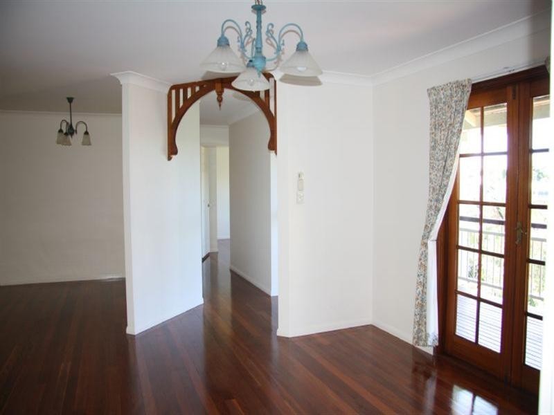 4 Larwood Place, Ferny Hills QLD 4055