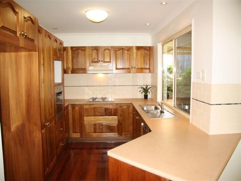 4 Larwood Place, Ferny Hills QLD 4055