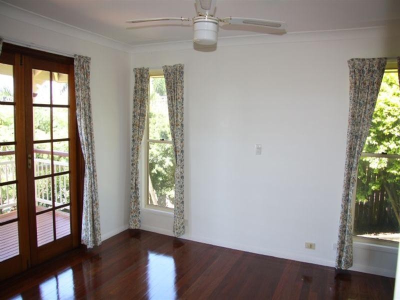 4 Larwood Place, Ferny Hills QLD 4055