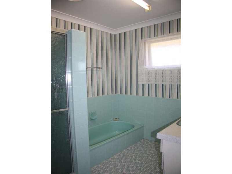 6 Fontaine Street, Stafford Heights QLD 4053